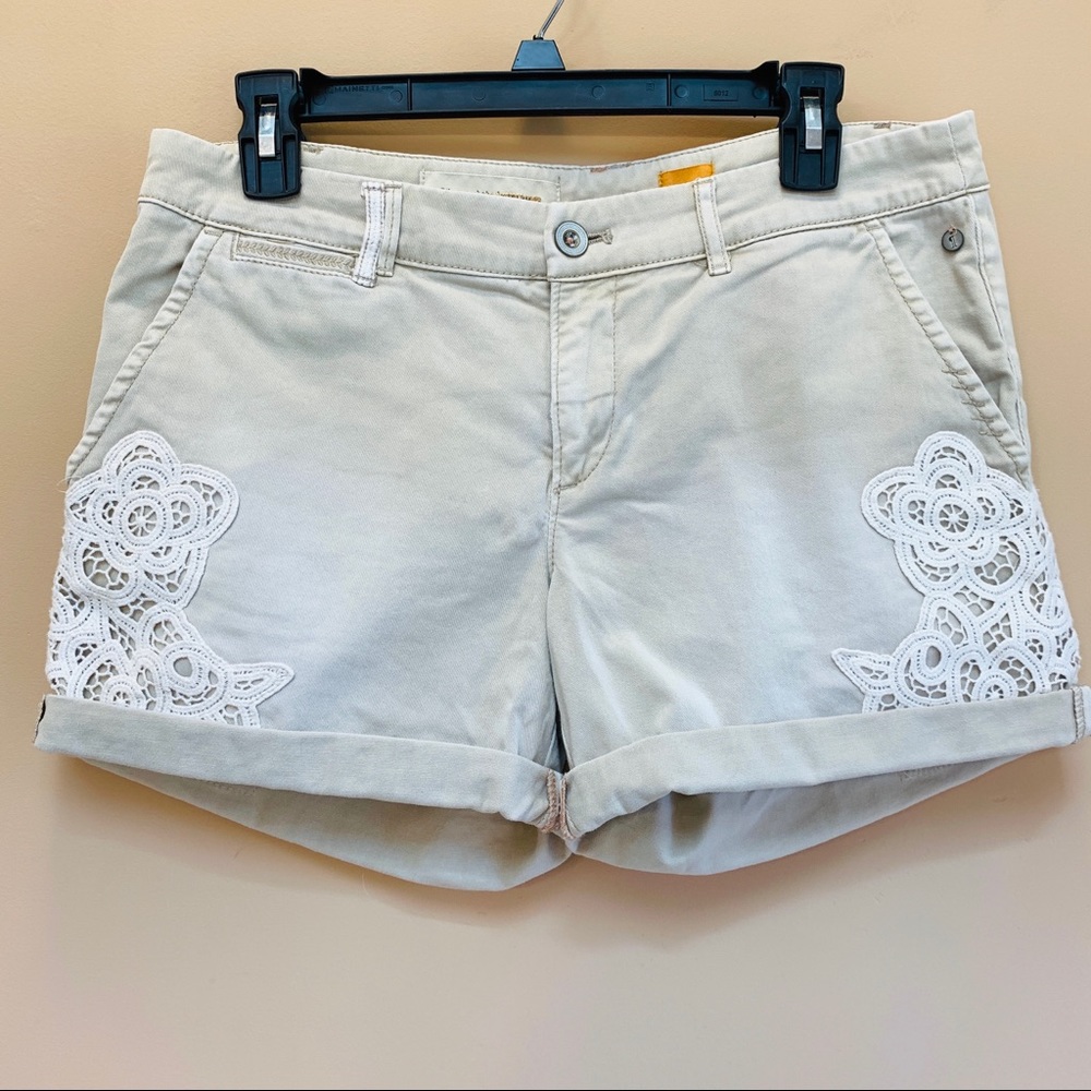 ❌SOLD❌Anthropologie Pilcro Lace Khaki Shorts - Picture 3 of 6